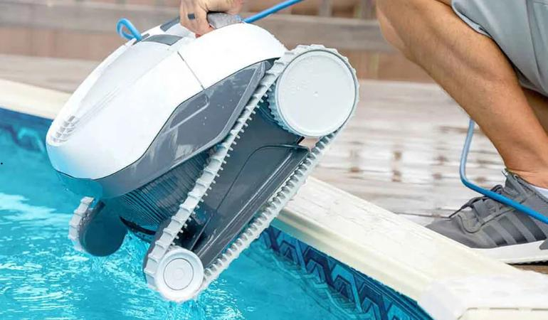 Pool Services – Pool Cleaners