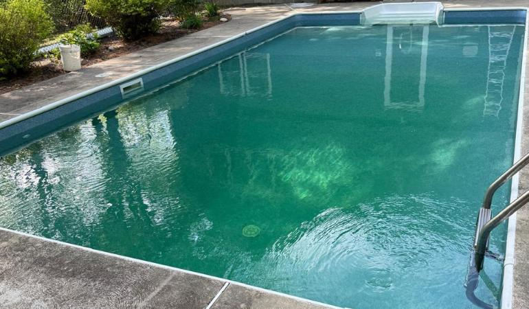 Above Ground & In-ground Vinyl Pools